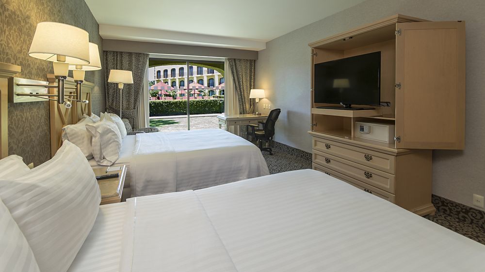 Holiday Inn Express & Suites Queretaro By Ihg Exterior foto